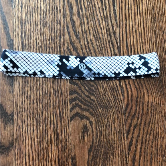 lululemon athletica Accessories - Lululemon headband